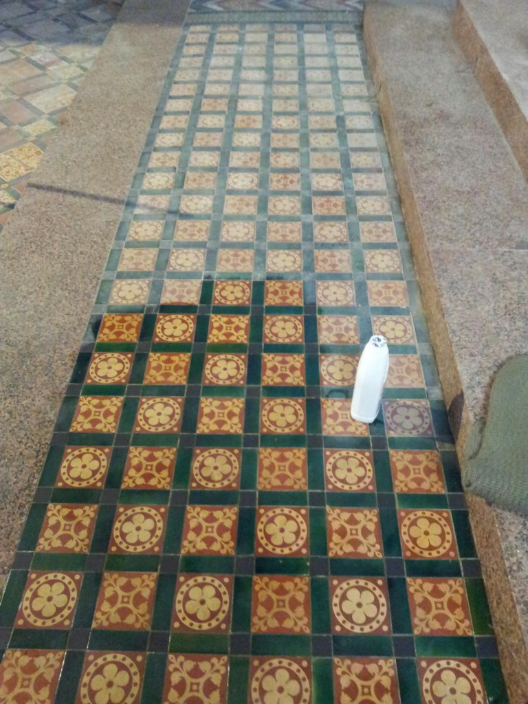 Restoring floor tiles