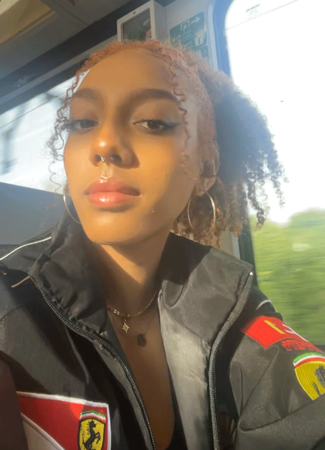 Estelle M profile