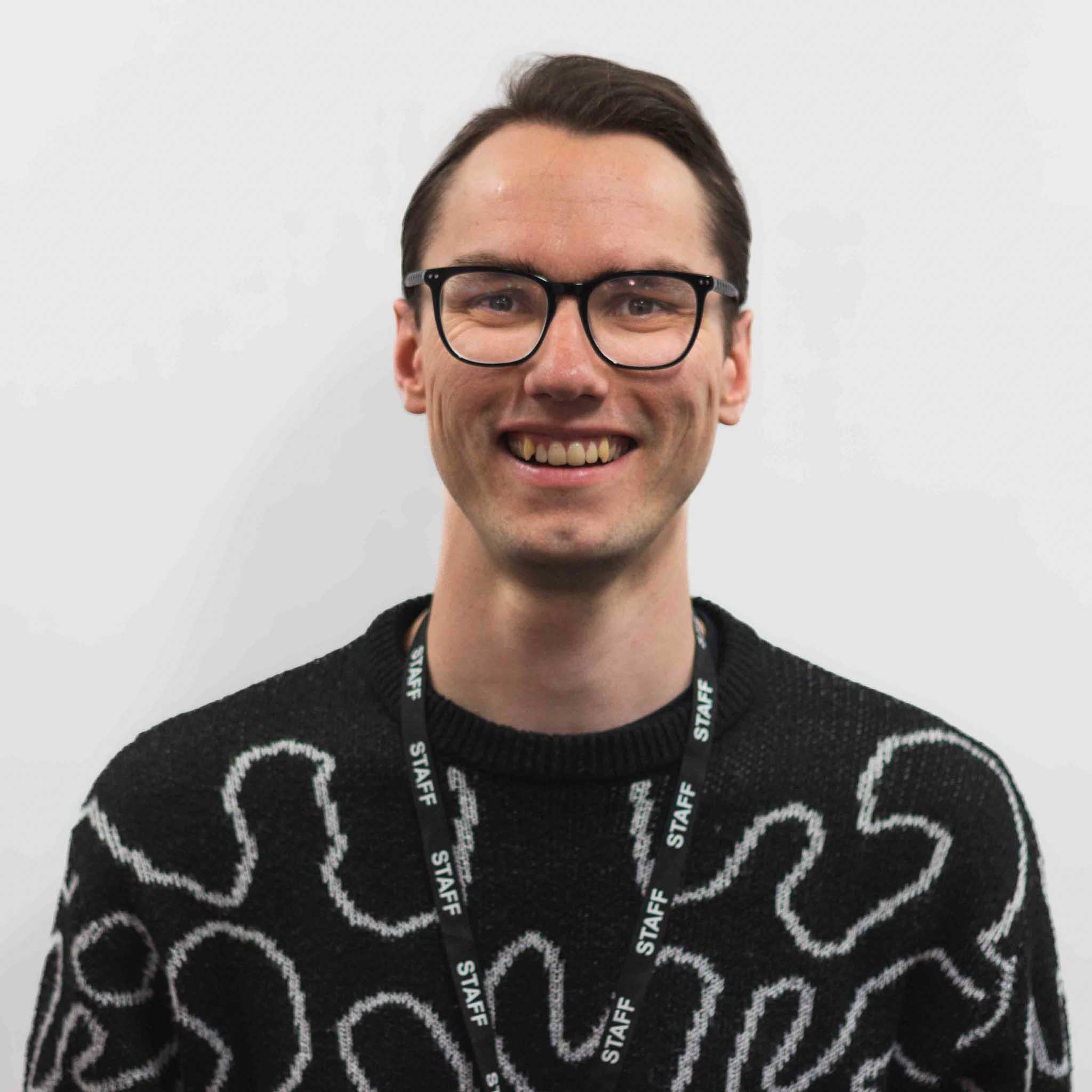 Oli Lennox Headshot